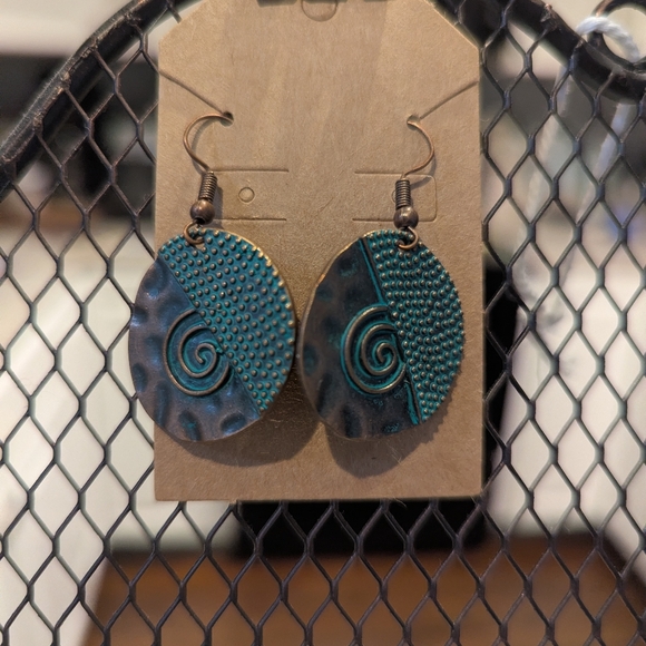 Earring Lot - Picture 2 of 8